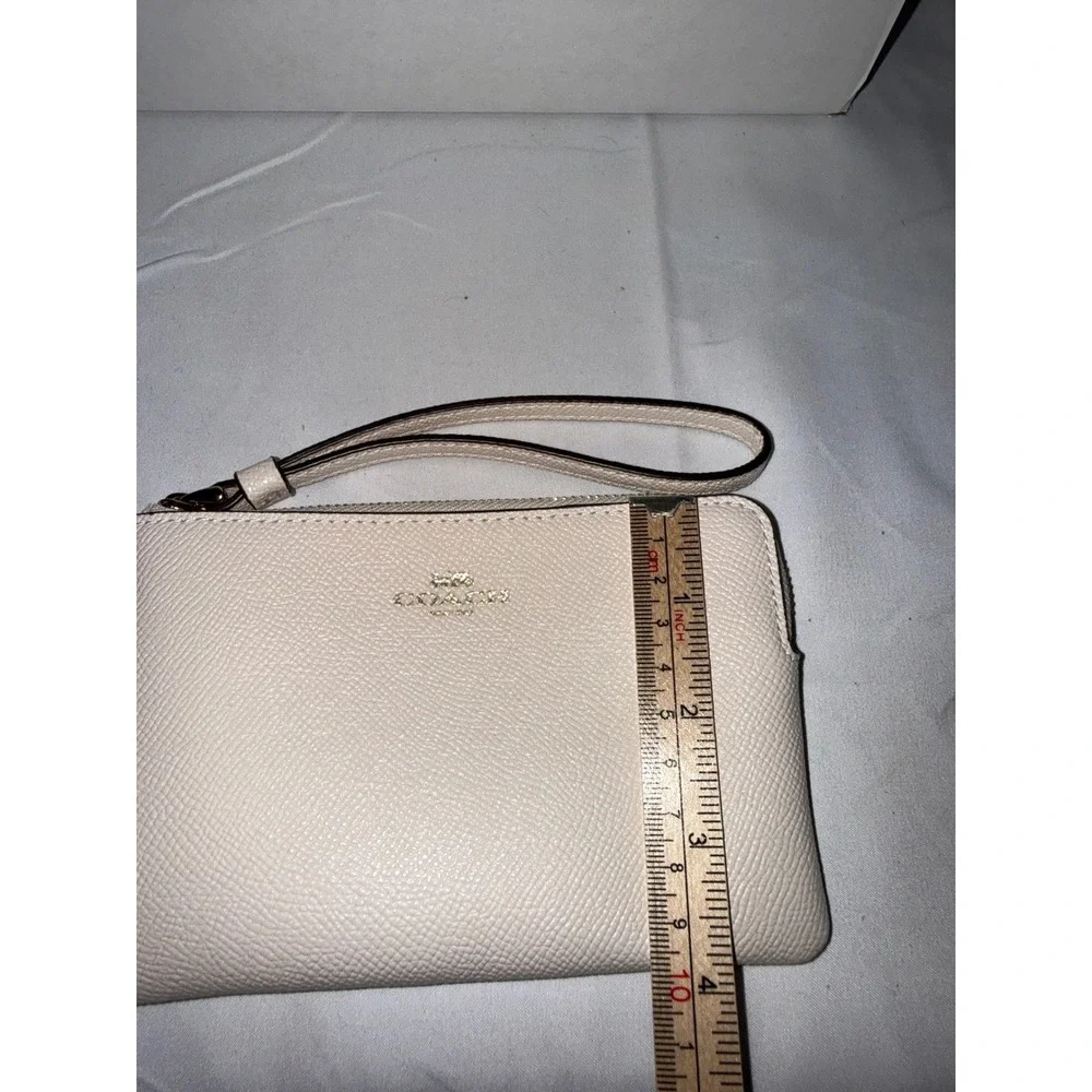 Coach Corner Zip Wristlet in Chalk White Crossgrain Leather F58032